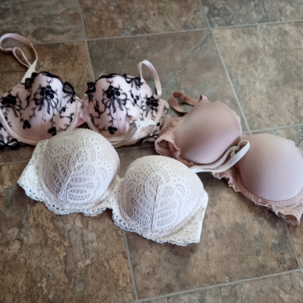 Flash Sale!!! Victoria's Secret bra lot 32C